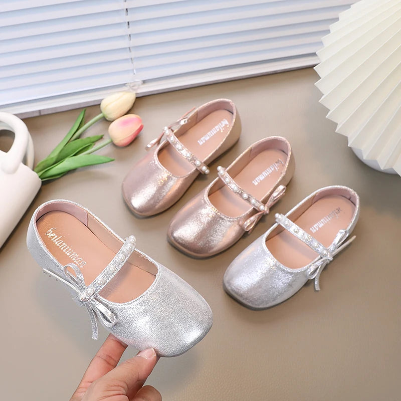 2023 New Soft Princess Shoes Silver Kids Fashion Mary Janes for Party Wedding Shows Versatile Bow Children Girls Shoes Pearls