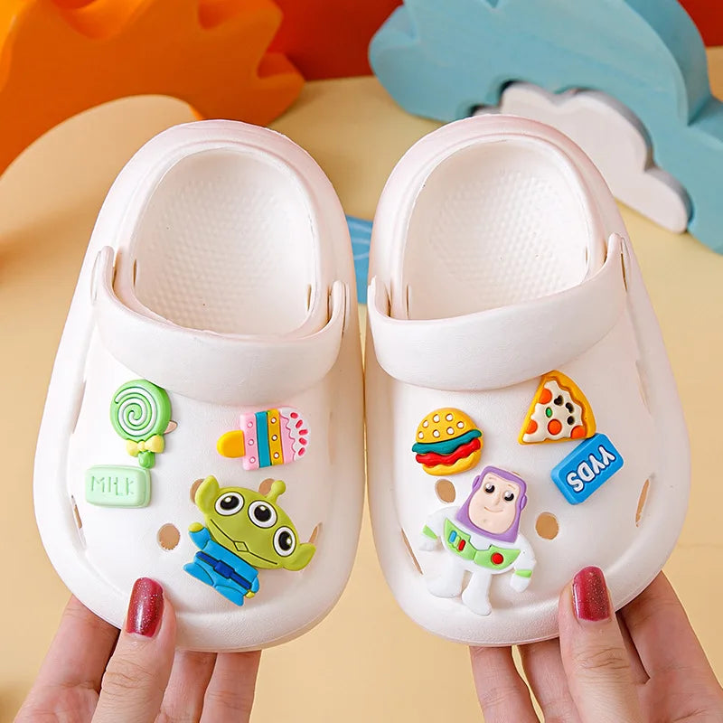 2023 Clogs Boys Girls Summer Kids Children's Hole Shoes Infant Indoor Slippers Non-Slip Beach Sandals Toddler Home Shoes Baby