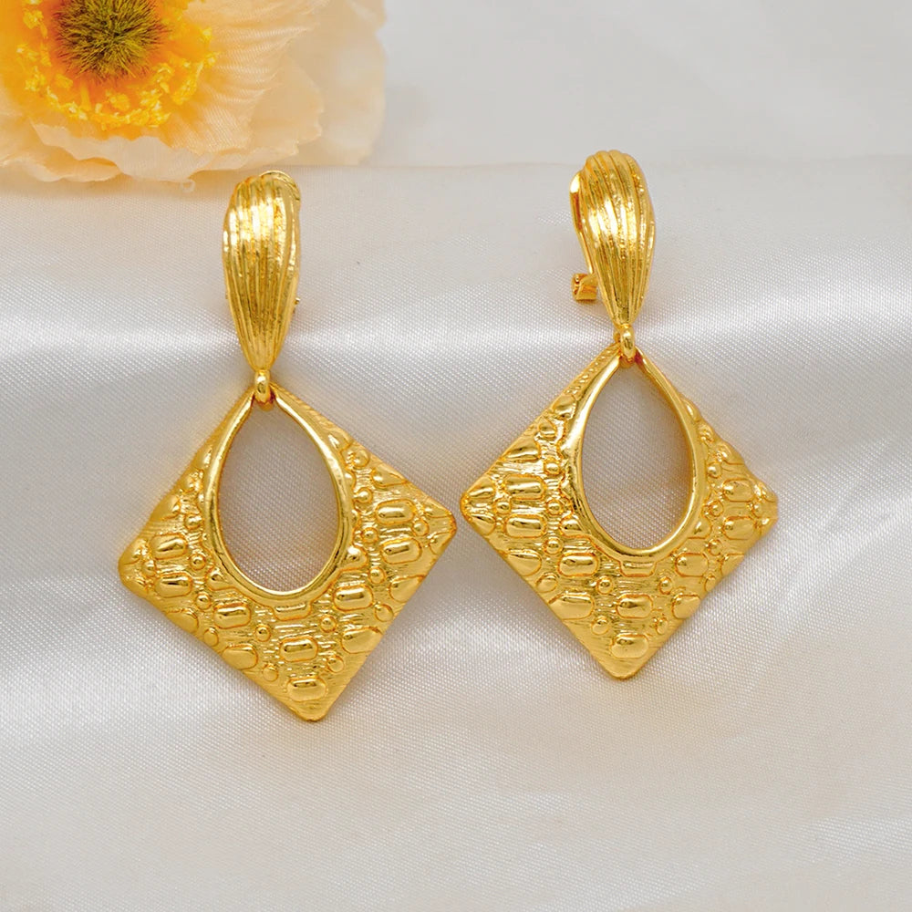 Crystal Gold Color Stud Earring Pendant New design Women dangle Earring Drop Earrings earings fashion jewelry 2022