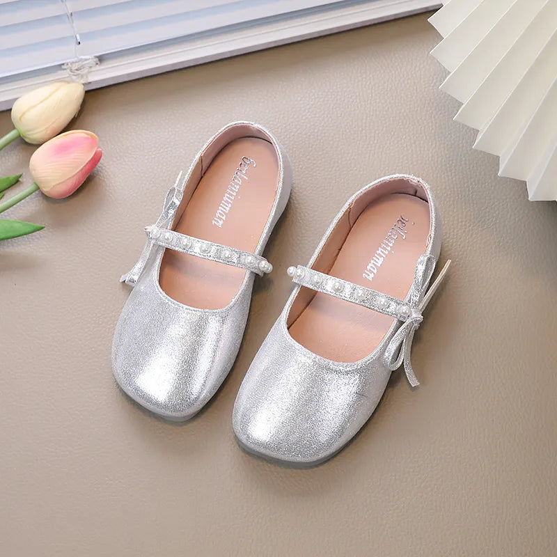 2023 New Soft Princess Shoes Silver Kids Fashion Mary Janes for Party Wedding Shows Versatile Bow Children Girls Shoes Pearls