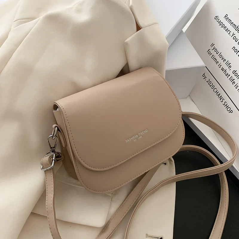 Women Trendy Saddle Shoulder Bag PU Leather Crossbody Bag Simple Solid Color Flap Messenger Bag Designer Handbags Pouch